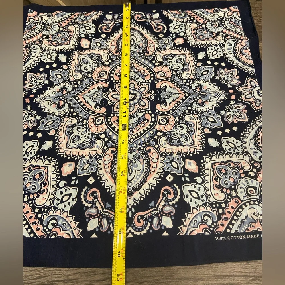 Paisley/Mandala Bandana - Picture 3 of 3
